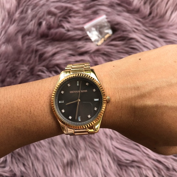 Michael Kors Gold Watch - Picture 2 of 8